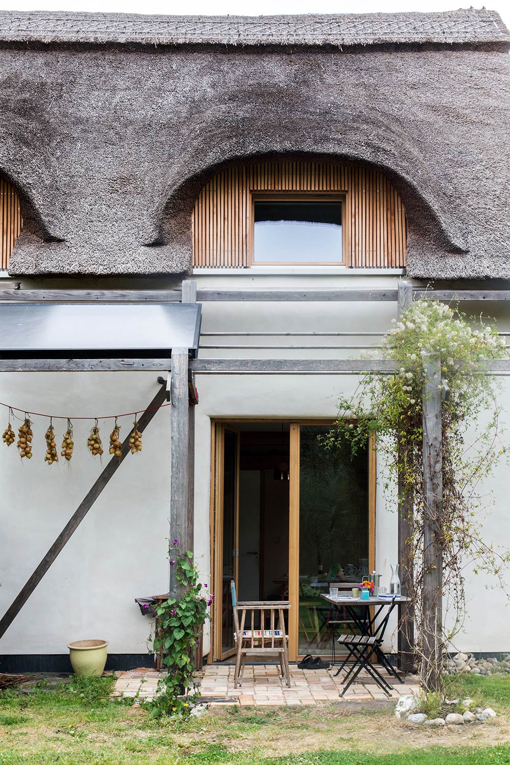 Norfolk strawbale cottage aims for passive passivehouseplus.co.uk